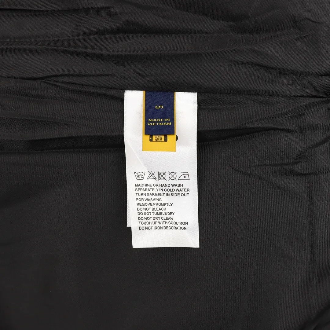 P530 RALPH LAUREN/Ralph Lauren horse logo embroidered patchwork baseball jacket jacket Warm reminder: It is recommended to hand wash or dry clean! ! This year is particularly popular. Baseball uniform jackets are available at all levels of the market (you must compare the details). The most powerful quality control. Baseball uniforms have been produced and researched for 7 years. The details are exquisite. With it, you will be the most handsome boy in the world. The fully painted surface with four-button buttons (buttons with LOGO), the fabric is customized for more than a month. It is not ready-made in the market. It is made of woolen blended fabric, custom-woven and dyed. It has high color fastness. It is recommended to hand wash or dry clean for the first time. "Custom-woven knitted rib at the hem", the lining is made of silky and delicate cupro fiber material, which can be worn directly against the body. It is extremely comfortable, a heavy-hitting item, purchase version! Size：XS-L